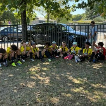 U12-U13 - Tournoi de SAUTRON - 05 septembre 2026 - Repos de l'équipe bien mérité et à l'ombre
